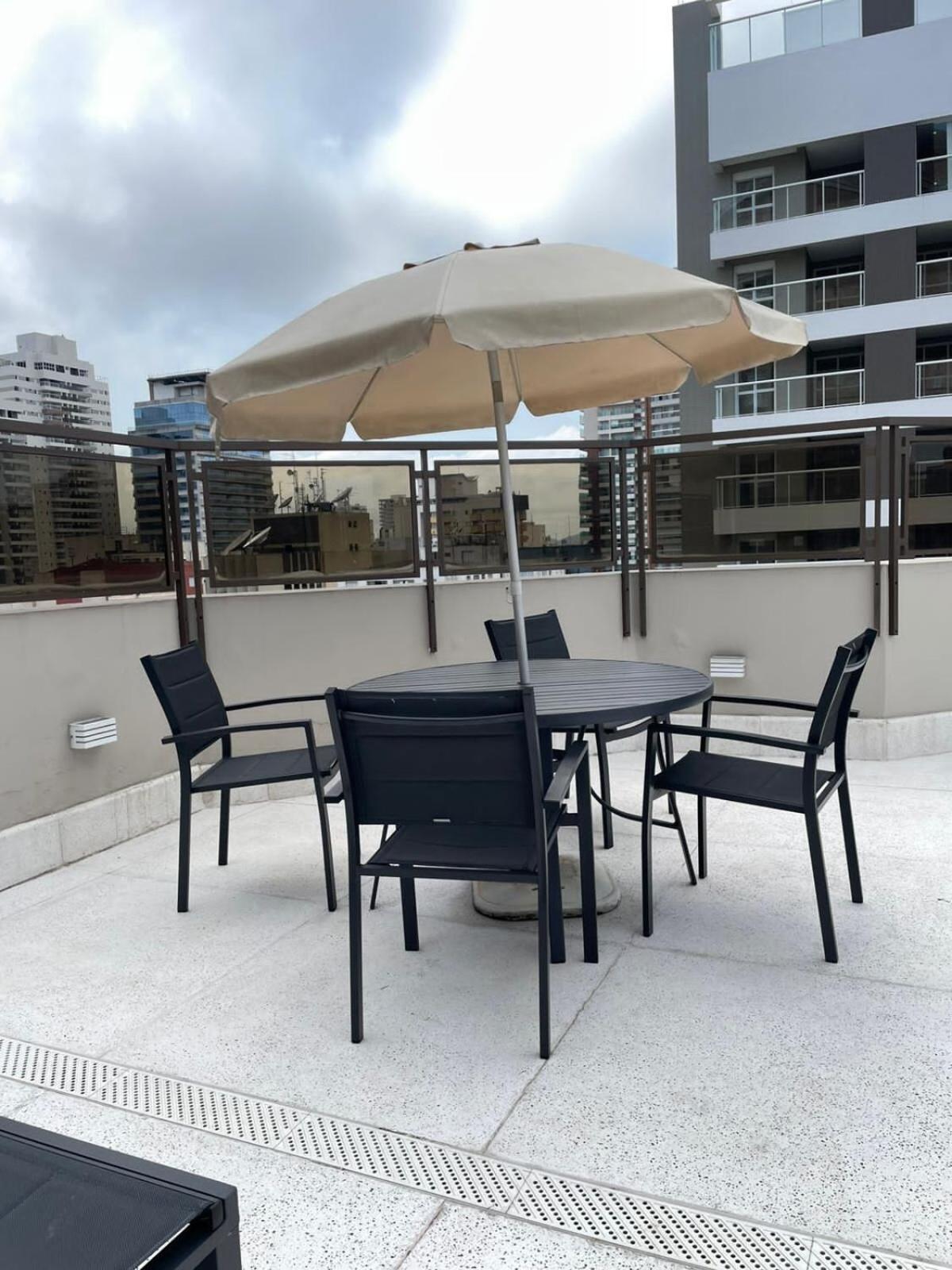 Flat No Hotel Cosmopolitan Com Estacionamento Gratis E Piscina Santos  Dış mekan fotoğraf