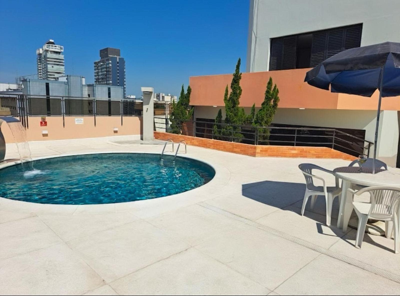 Flat No Hotel Cosmopolitan Com Estacionamento Gratis E Piscina Santos  Dış mekan fotoğraf